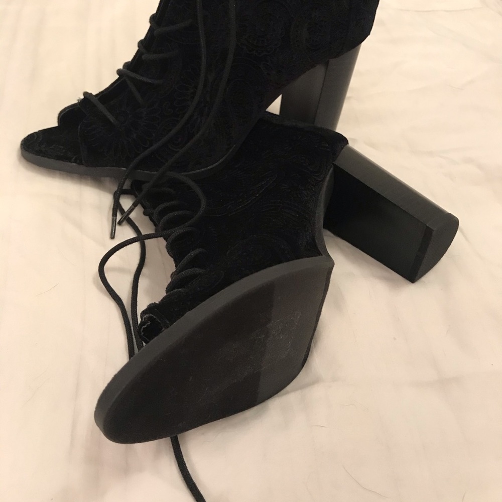 Heals black.